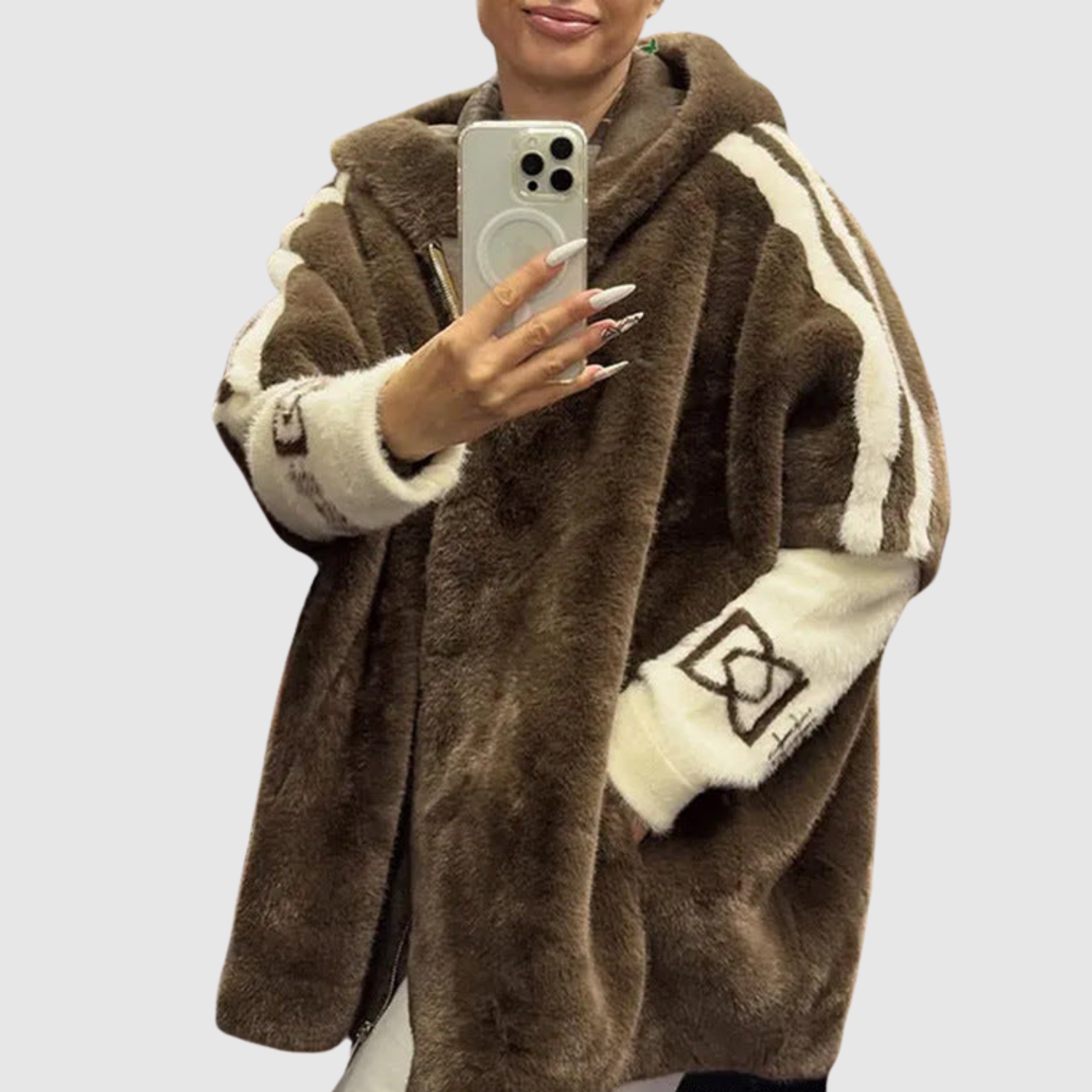 Jelena – Manteau de luxe avec capuche et accent moderne