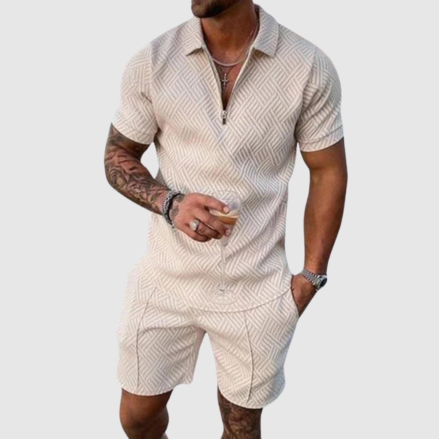 Lucas – Style compact, attitude inébranlable