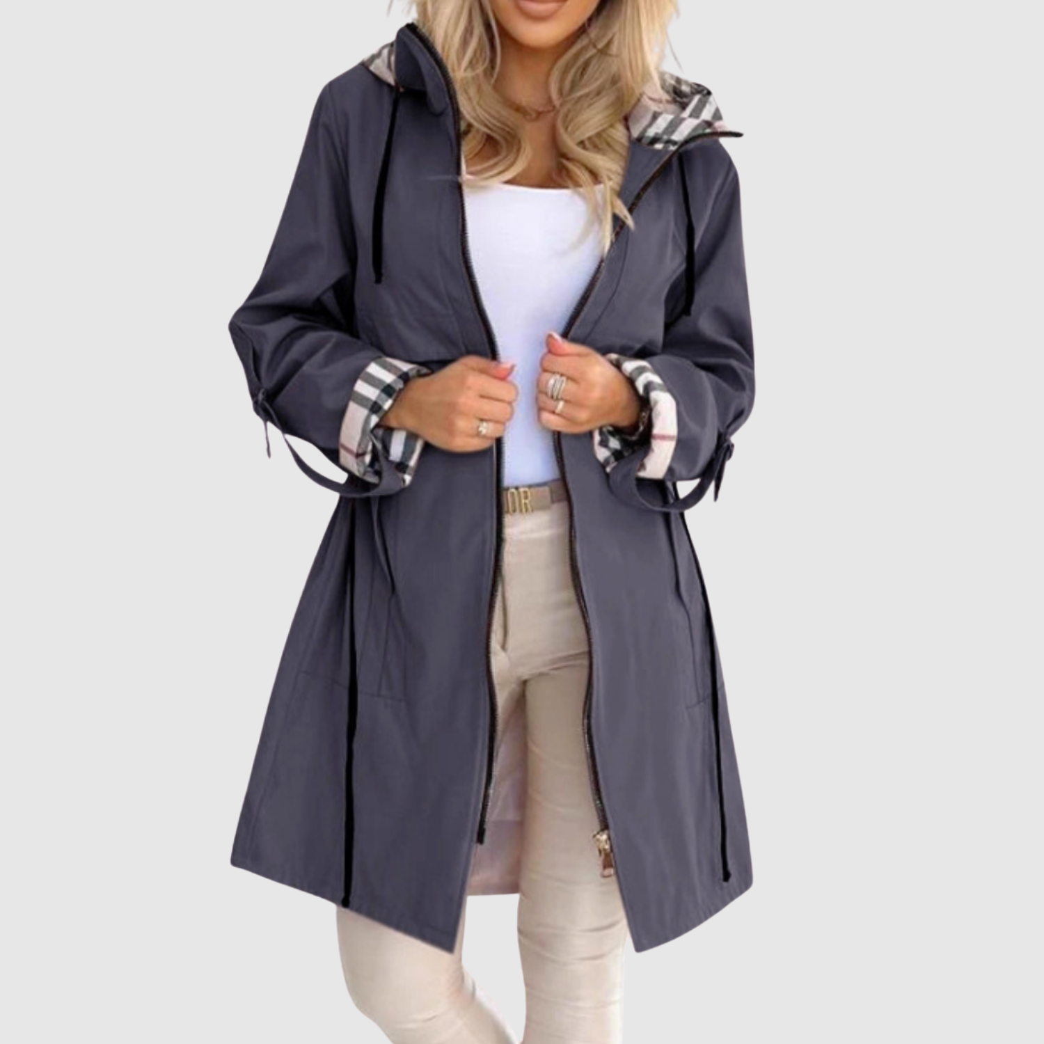 Jelena – Long manteau avec capuche et ceinture