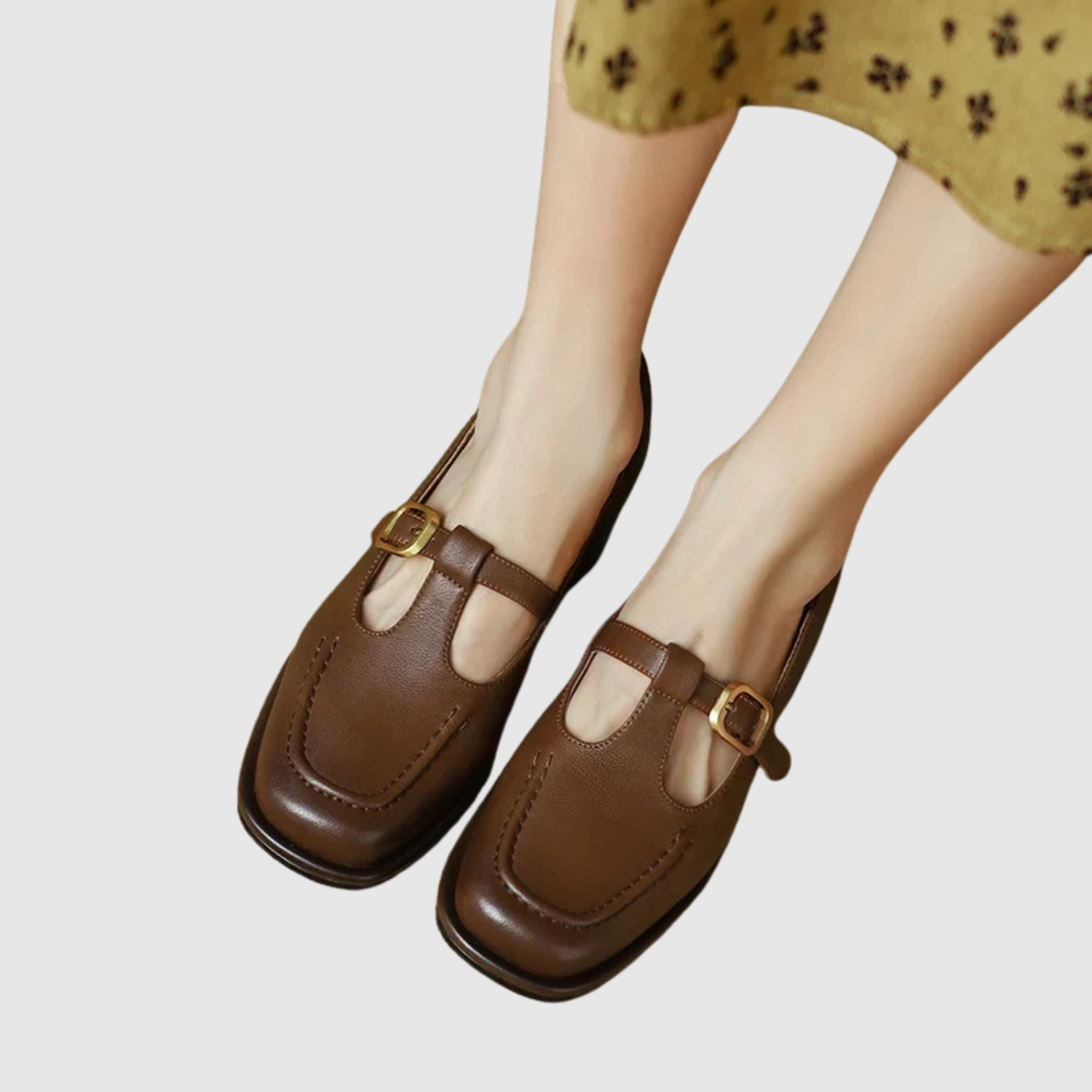 Colette – Bottines à talons avec boucle dorée