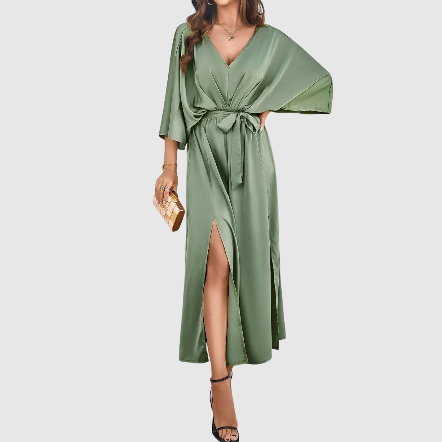 Amélie – Robe en satin avec décolleté en V et fente