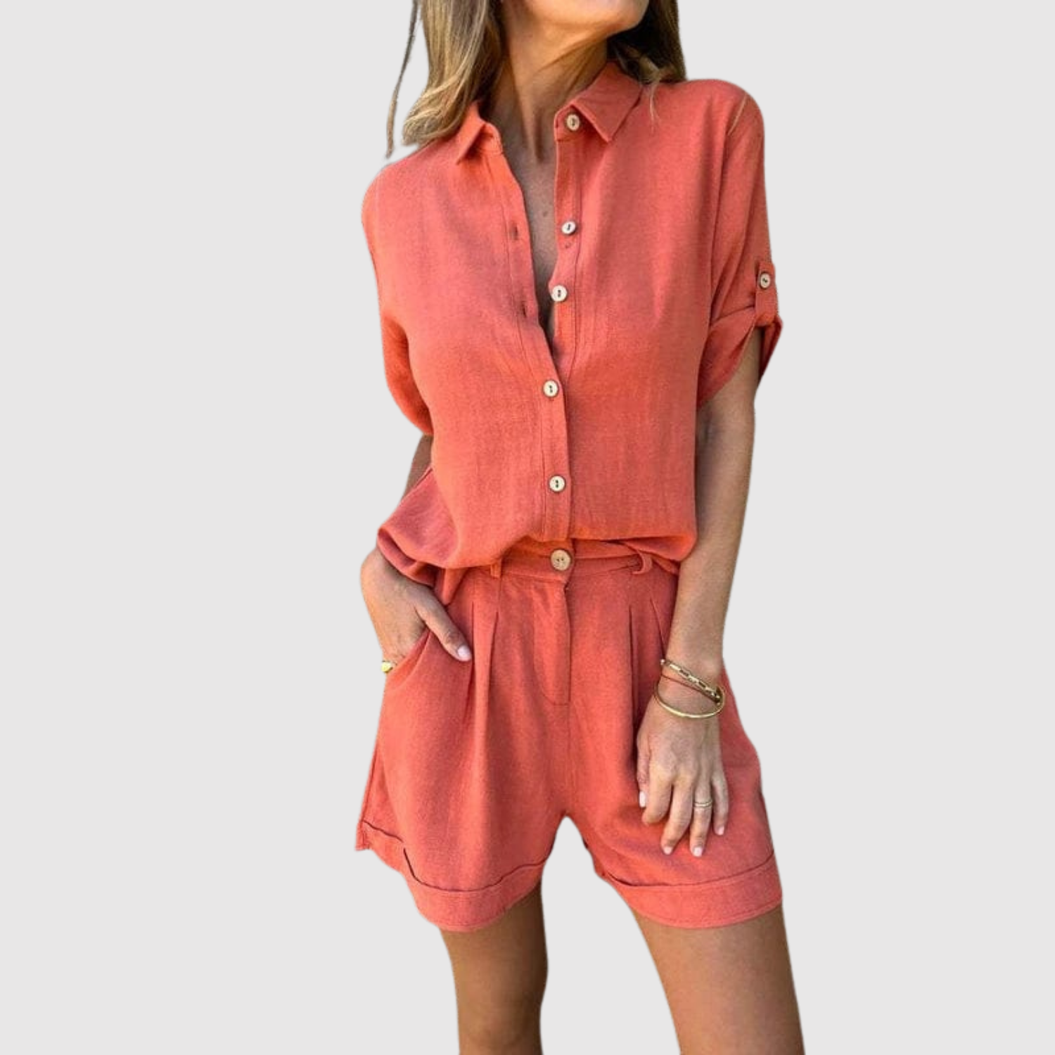 Inès – Ensemble décontracté avec chemise et shorts