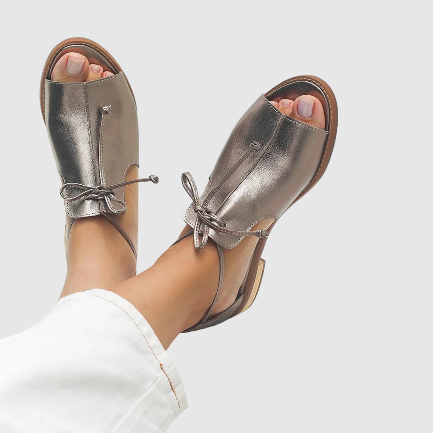 Léa – Sandales métalliques avec un élégant lacet