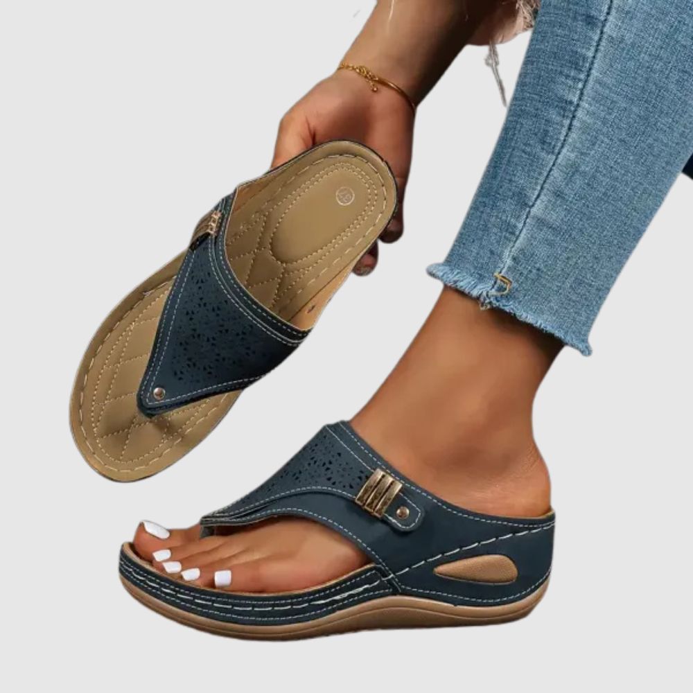 Anna – Sandales orthopédiques plates à design perforé élégant