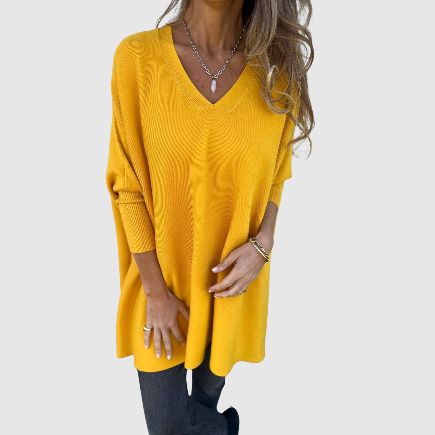 Nora – Pull élégant avec décolleté en V